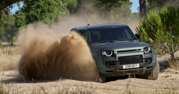 Copertina di Land Rover Defender Octa, la più performante e lussuosa di sempre – FOTO