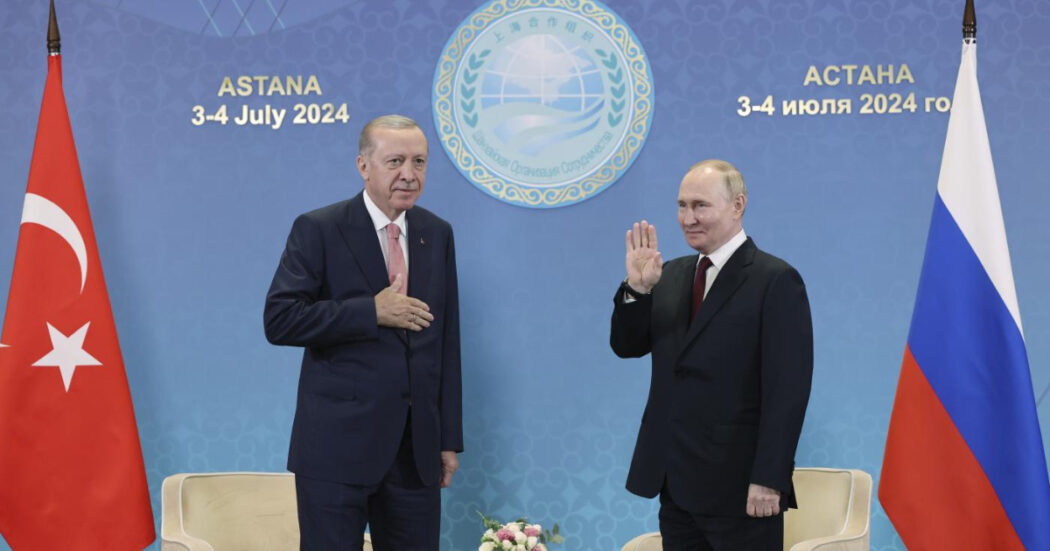 Erdogan ci riprova: “La Turchia può orchestrare un accordo di pace tra Kiev e Mosca”. Putin: “Rapporti con la Cina mai così buoni”