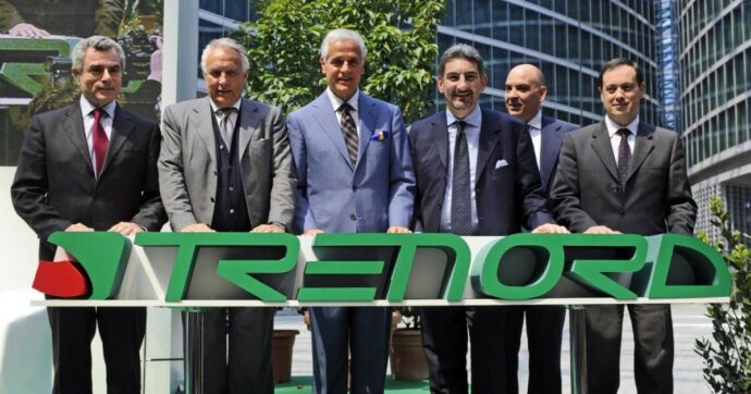 Copertina di Trenord, la Lombardia propina la peggiore ferrovia vendendola come la migliore. Ecco com’è cominciata