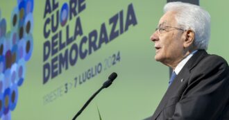 Copertina di Mattarella e la lezione sulla democrazia: “Governabilità non giustifica alterare la rappresentatività, no all’assolutismo della maggioranza”