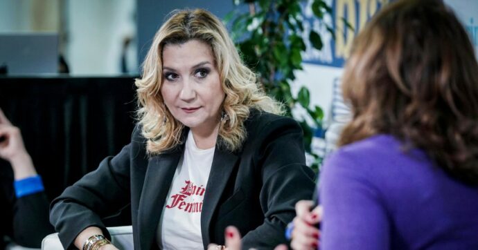 “Parlò sui social di censura in Rai”. Bortone sospesa