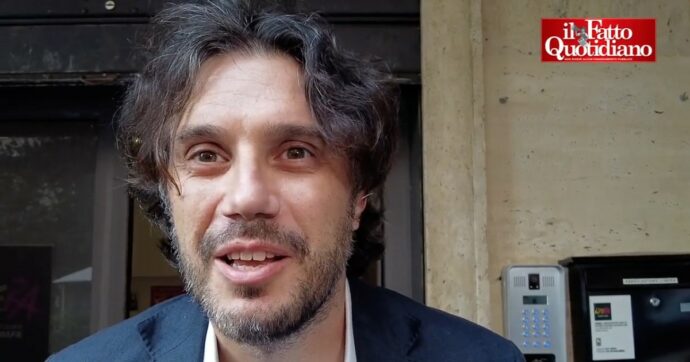 Copertina di Silvestri: “La richiesta di ingresso di M5S nel gruppo di Sinistra in Ue? Così garantiamo le nostre battaglie”