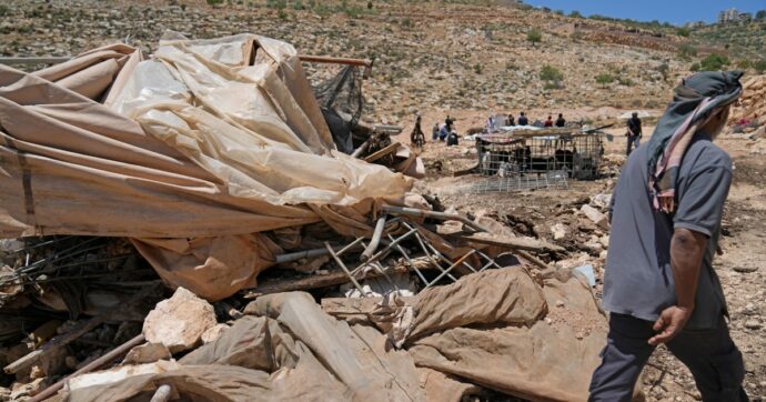 Copertina di “I coloni israeliani hanno assaltato un villaggio in Cisgiordania. Pestato un nostro attivista”: la denuncia di Mediterranea Saving Humans