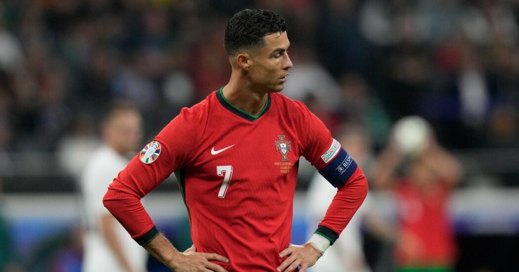 Condivide sui social la frequenza cardiaca durante Portogallo-Slovenia: Cristiano Ronaldo accusato di ambush marketing