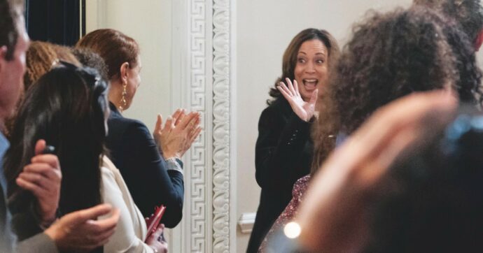 Harris: risate fuori posto, qualche gaffe e linea politica non amata dalla sinistra