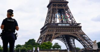 Copertina di Parigi 2024, con le Olimpiadi il turismo fa flop: il boom di prenotazioni finora non c’è stato. Il motivo? I prezzi alle stelle per voli e alloggi