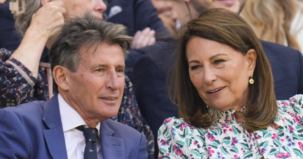 Carole e Michael Middleton in tribuna a Wimbledon, di Kate non c’è traccia: “La sua salute e il suo recupero sono prioritari”