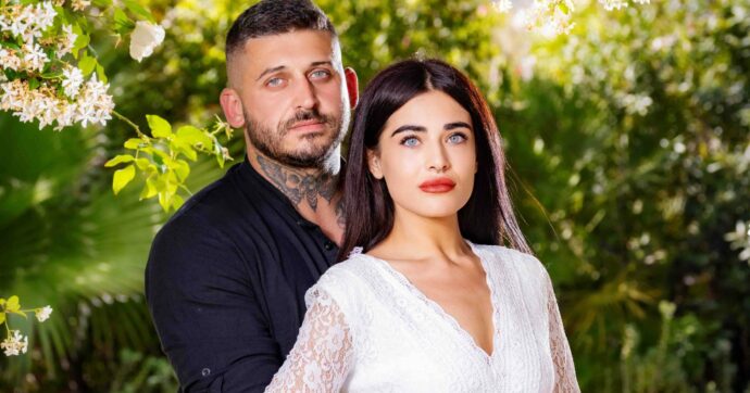 Copertina di Temptation Island raddoppia e va in onda anche a settembre: l’annuncio di Mediaset