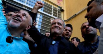 Copertina di Trionfa il “dottore” riformista, foglia di fico di Khamenei