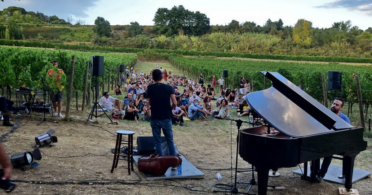 Suoni controvento 2024 con Silvestri, Mr. Rain, Massini, Di Paolo: concerti e passeggiate nella natura senza sconvolgere gli ecosistemi