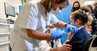 Copertina di Ora la Lega mette nel mirino l’obbligo vaccinale fino a 16 anni (anche per il morbillo). Malumori Fi: “Noi per la scienza”