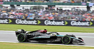 Copertina di F1, Hamilton torna al successo dopo tre anni: l’inglese vince a Silverstone davanti a Verstappen e Norris