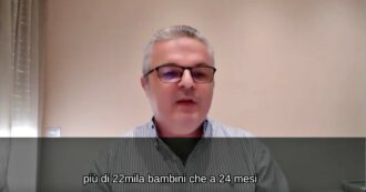 Copertina di Vaccini, il pediatra: “L’obbligo non si può toccare, ci sono ancora 22mila bambini non coperti. Il rischio è di dare al morbillo carta bianca”