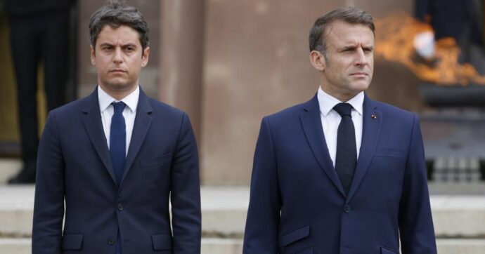 Francia, Macron ha respinto le dimissioni del primo ministro Attal. Sinistra riunita per cercare un nome. Bardella parla di “errori”