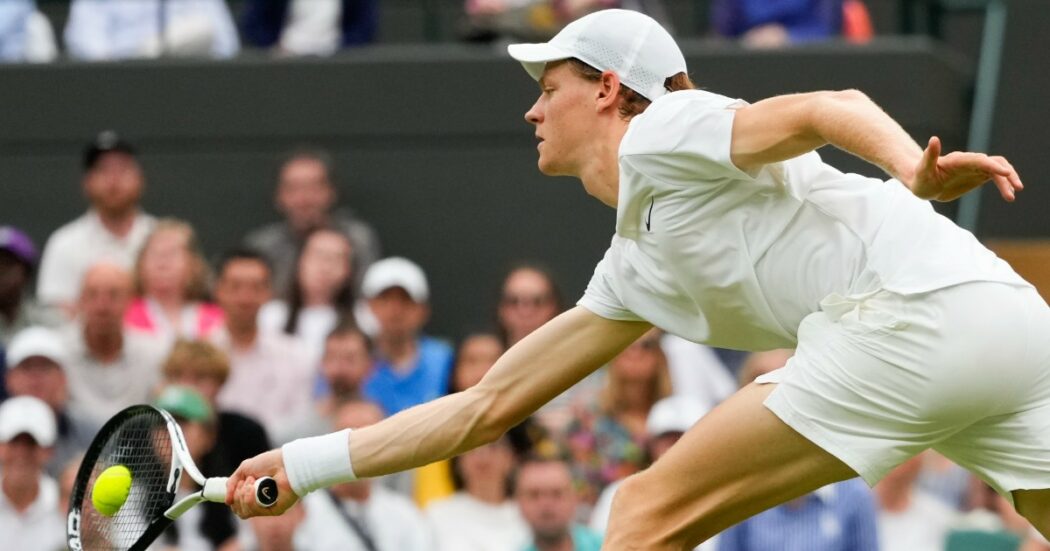 Wimbledon, quando gioca domani Jannik Sinner contro Medvedev: orario e dove vederlo in tv e streaming