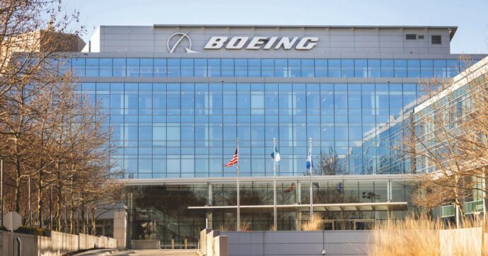Disastri dei 737 Max, mini-multa per Boeing negli Usa: insorgono i famigliari delle vittime