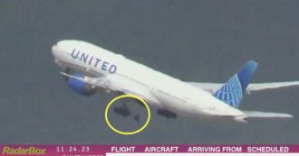 Copertina di Nuovo incidente per un Boeing: aereo perde una ruota durante il decollo, lo pneumatico ruota lungo la pista – VIDEO