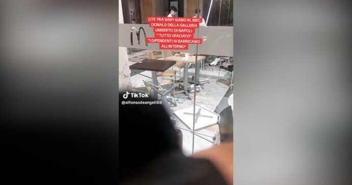 Copertina di Mc Donald’s devastato a Napoli, la video-denuncia di Borrelli: “Baby gang sempre più scatenate e violente”