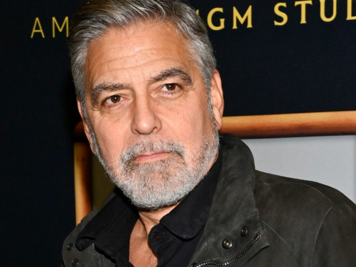 “Star del cinema di seconda mano e opinionista politico fallito”: Trump si scaglia contro George Clooney. Ecco perché ce l’ha con lui