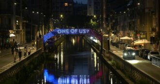 Copertina di Cupra accende la notte milanese sui ponti dei Navigli con opere d’arte luminose