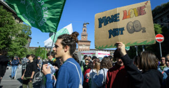 Copertina di Indagine Bei, giovani italiani tra i più informati al mondo su cause, rischi e conseguenze dei cambiamenti climatici