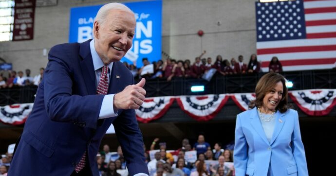 Usa, la resistenza di Biden alimenta la sfiducia dei dem: “Donatori congelano i fondi”. E il suo staff commissiona sondaggi su Kamala Harris
