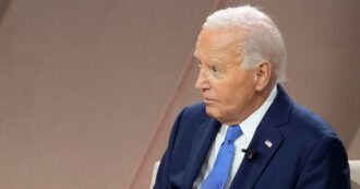 Copertina di Usa, i donatori dem bloccano i fondi. E pure lo staff molla Biden
