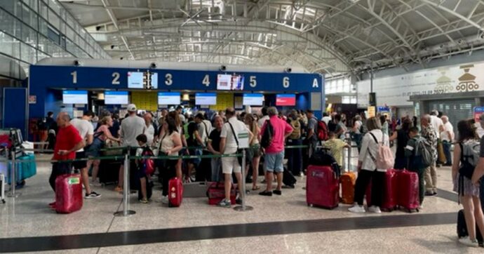 Copertina di Aeroporto di Cagliari, la Regione apre alla privatizzazione dei fondi