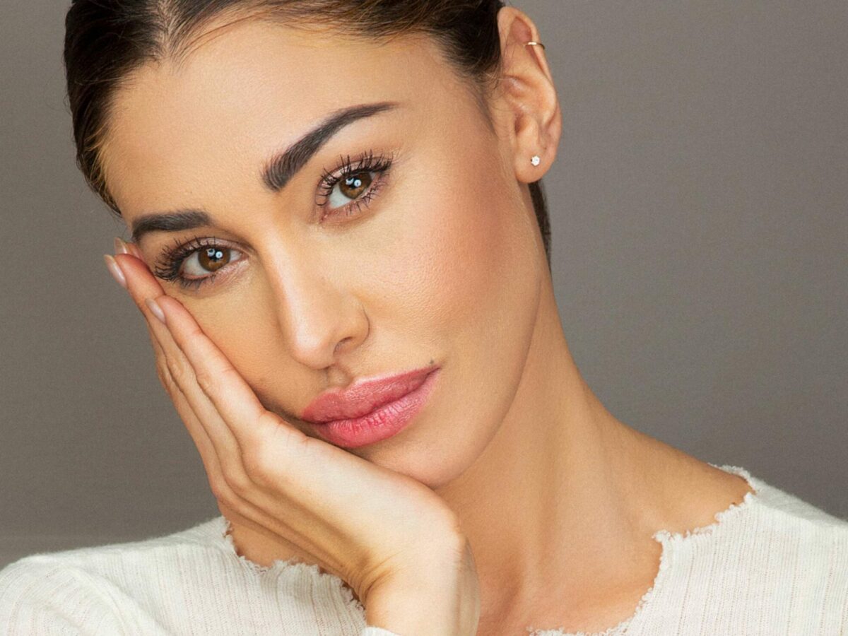 “Un nuovo capitolo della mia carriera”: Belen Rodriguez lascia Mediaset e firma a sorpresa con Warner Bros. Discovery