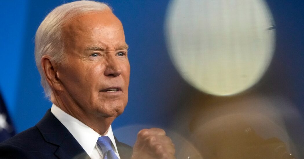 Tutti i giornali del presidente: dalla negazione alla rassegnazione, ecco chi ha dovuto ricredersi sui dubbi legati alla salute di Biden