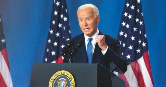 Copertina di Biden, i finanziatori  gli tolgono 90 milioni. Trump unico supporter: “Joe non sei finito”
