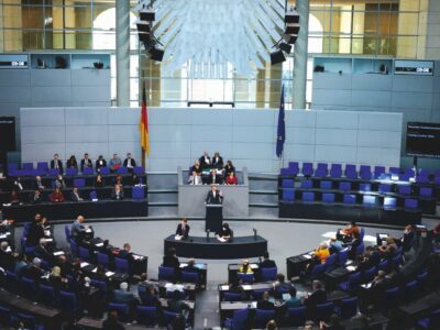 Copertina di La Germania vota il riarmo: è normale che un parlamento sciolto approvi una riforma costituzionale?
