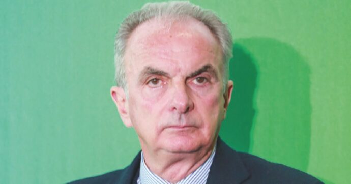 “L’aeroporto Berlusconi? Mia l’idea”. La transumanza di Di Palma, dai 5S al Pd, alla destra. Ora si offre a FI