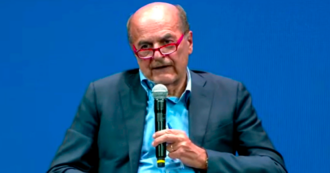 Copertina di Fine vita, Bersani: “Senza il sistema sanitario pubblico non potremmo neanche parlarne. Una legge ci vuole ma alla fine decide l’amore”