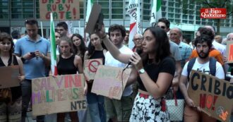 Copertina di “Che Italia arriverà nel mondo? È una vergogna”: la protesta sotto alla Regione Lombardia per dire “no” all’aeroporto intitolato a Berlusconi