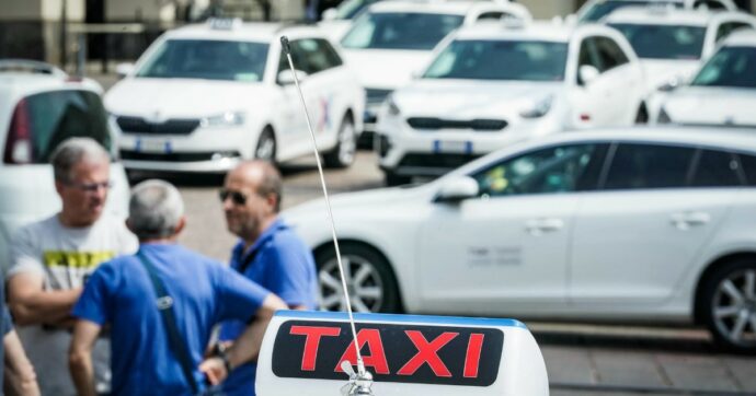 Copertina di Roma, su le tariffe taxi. Arrivano 1.000 licenze