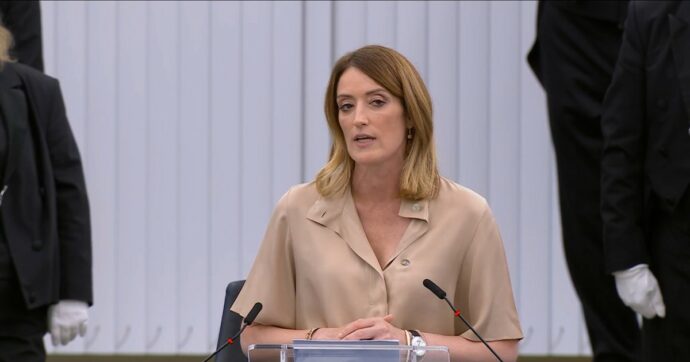 Copertina di Metsola confermata presidente dell’Europarlamento: “L’Ue renda orgogliosi Falcone e Borsellino”. E cita anche Giulia Cecchettin