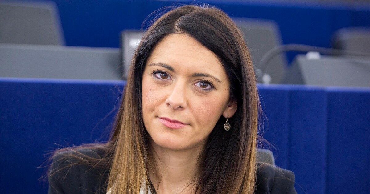 Scorta per l’europarlamentare del Pd Pina Picierno per le minacce subite da filorussi e pro Pal Scorta per l’europarlamentare del Pd Pina Picierno per le minacce subite da filorussi e pro Pal