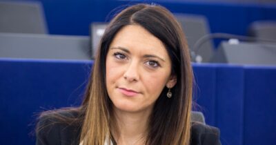 Copertina di Scorta per l’europarlamentare del Pd Pina Picierno per le minacce subite da filorussi e pro-Pal