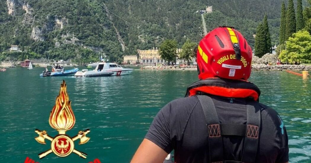 Mamma e figlio scomparsi a Riva del Garda, avevano trascorso una giornata al lago. Ricerche in corso
