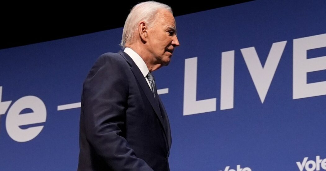 Biden si ritira dalla corsa alle elezioni Usa e lancia Kamala Harris: “Lascio, mi concentrerò sulla fine del mio mandato”
