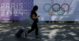 Copertina di Olimpiadi, il vademecum per la salute a Parigi: “Pericolo infezioni e caldo, ma attenzione pure a sesso e cibi”