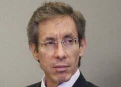 Copertina di “Ho sposato mio marito quando avevo 18 anni diventando la sua 65esima moglie. La prima sera si arrabbiò tantissimo…”