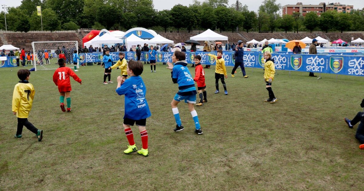 Solo in Italia il pallone è per ricchi, il confronto con l’estero: la scuola del Real costa la metà di quella della Roma | Inchiesta sul calcio in crisi