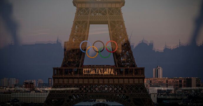 Parigi prepara il salasso per i turisti: raddoppia il prezzo del trasporto pubblico solo per il periodo delle Olimpiadi