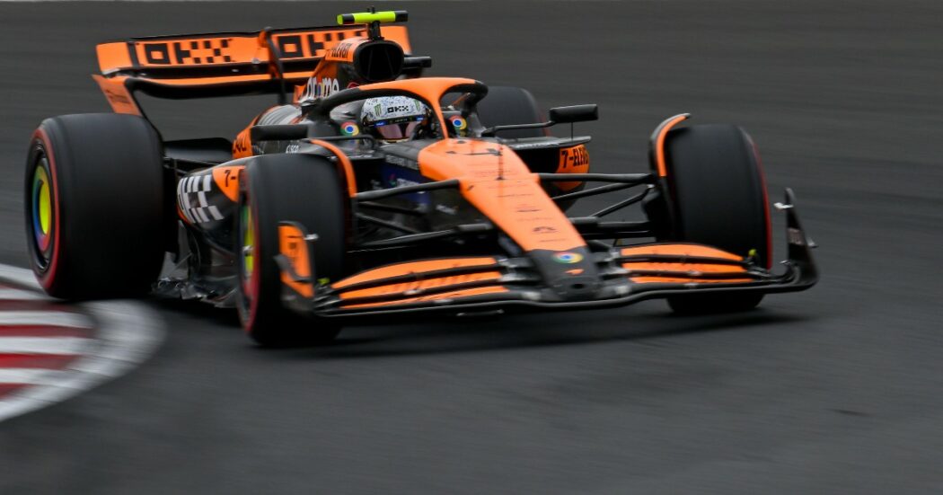 F1, le McLaren dominano le qualifiche del Gp d’Ungheria: pole position a Norris, davanti a Piastri. 4° Sainz e 6° Leclerc