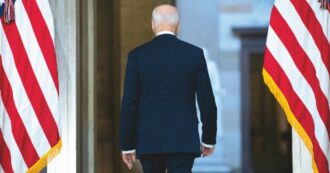 Biden si arrende: non corre più per il bis. E lancia Kamala Harris