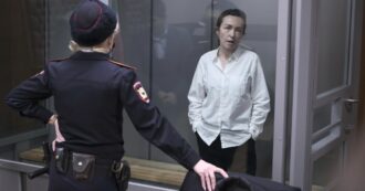 Copertina di Ha criticato le truppe di Mosca per l’invasione dell’Ucraina: reporter russa-americana condannata a 6 anni e mezzo