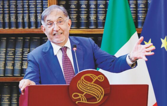 Casa Pound. La Russa sa dell’art. 16  della Costituzione? Sembra di no