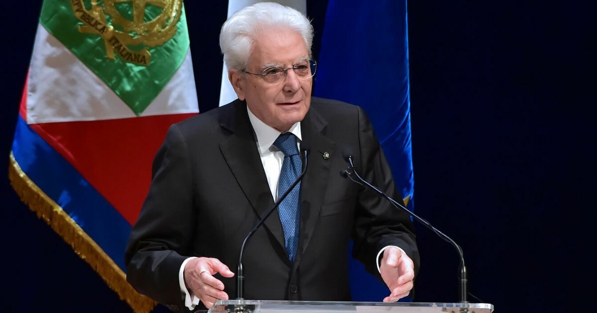 Mattarella gli 